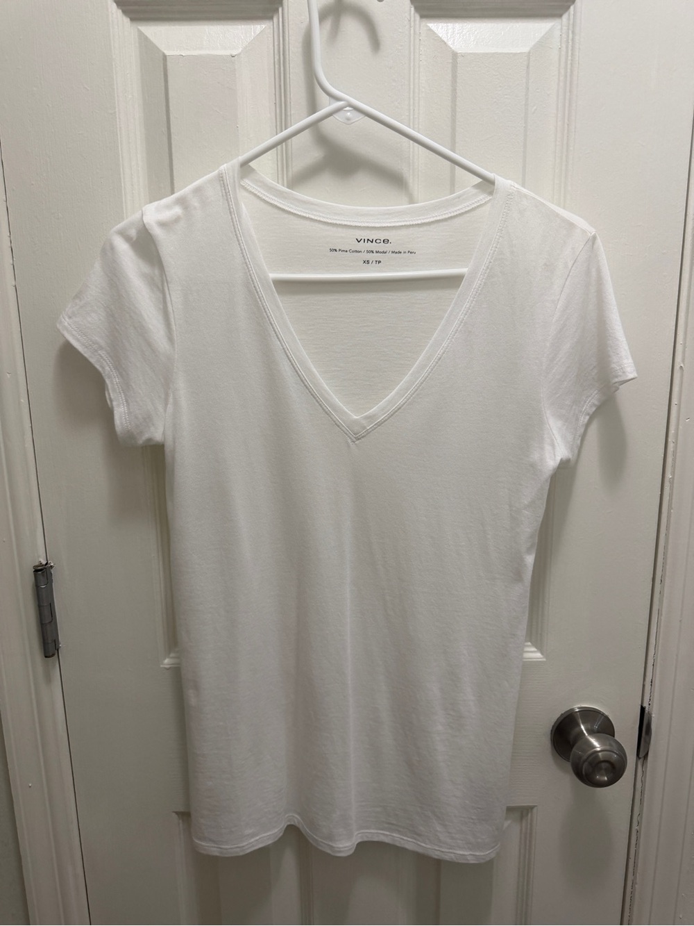 Vince Women's White V-Neck Short Sleeve Tee XS